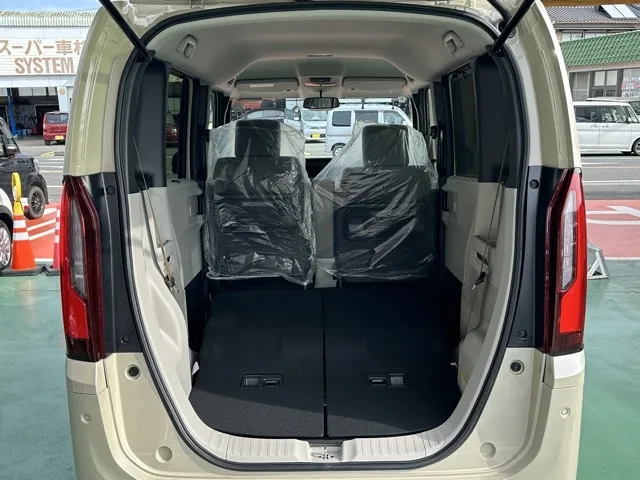 N-BOX(ホンダ)N-BOX ファッションスタイル コンフォートＰ届出済未使用車 10