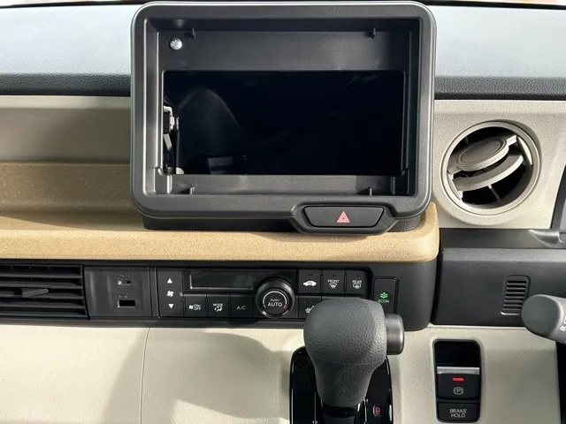 N-BOX(ホンダ)N-BOX ファッションスタイル コンフォートＰ届出済未使用車 16