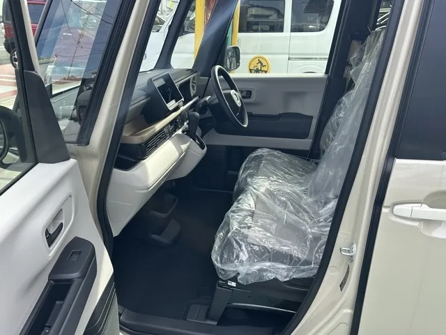 N-BOX(ホンダ)N-BOX ファッションスタイル コンフォートＰ届出済未使用車 3