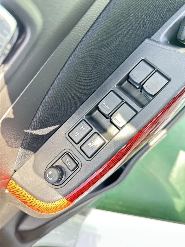スイフト(スズキ)ベースグレード　セーフティサポート MT登録済未使用車 12