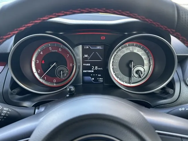 スイフト(スズキ)ベースグレード　セーフティサポート MT登録済未使用車 18