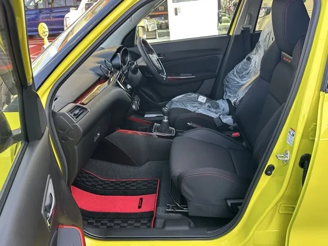 スイフト(スズキ)ベースグレード　セーフティサポート MT登録済未使用車 3