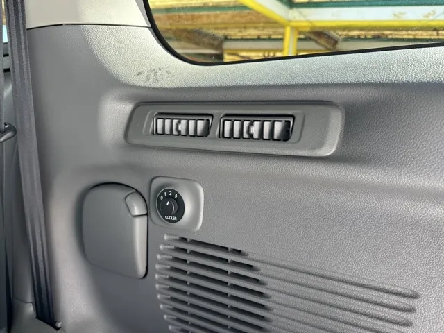 バネット(ニッサン)16X-3R 寒冷地仕様 7人乗り登録済未使用車 9
