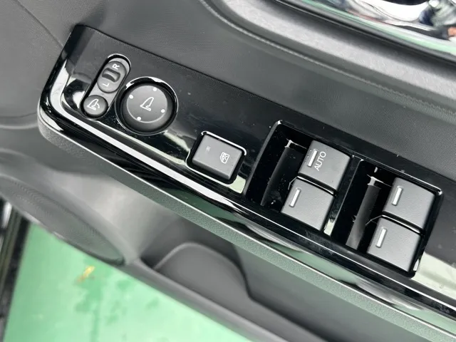 N-ONE(ホンダ)ＲＳ ６ＭＴ届出済未使用車 12