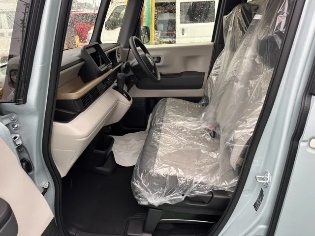 N-BOX(ホンダ)N-BOX ファッションスタイル コンフォートＰ届出済未使用車 3