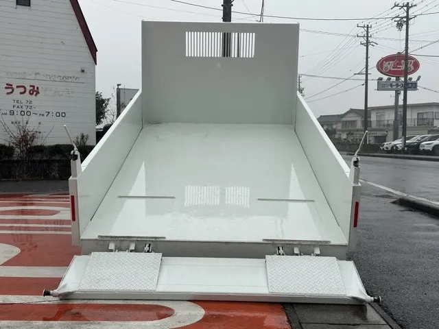 キャンター(三菱)３ｔ ローダースライドダンプ登録済未使用車 4