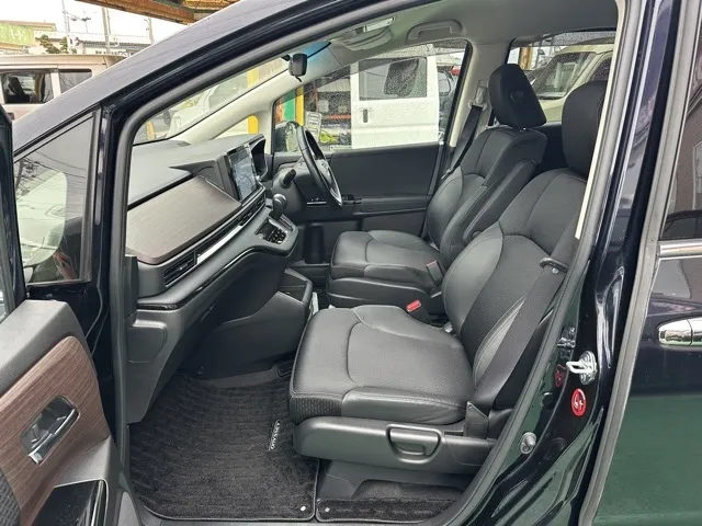 オデッセイ(ホンダ)e：HEV アブソルート中古車 3