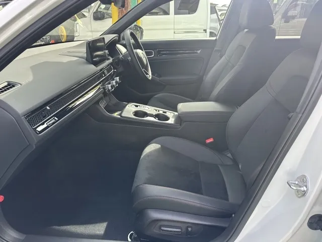 シビック(ホンダ)e：HEV中古車 3
