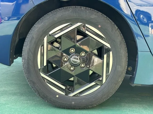 リーフ(ニッサン)Ｘ中古車 13