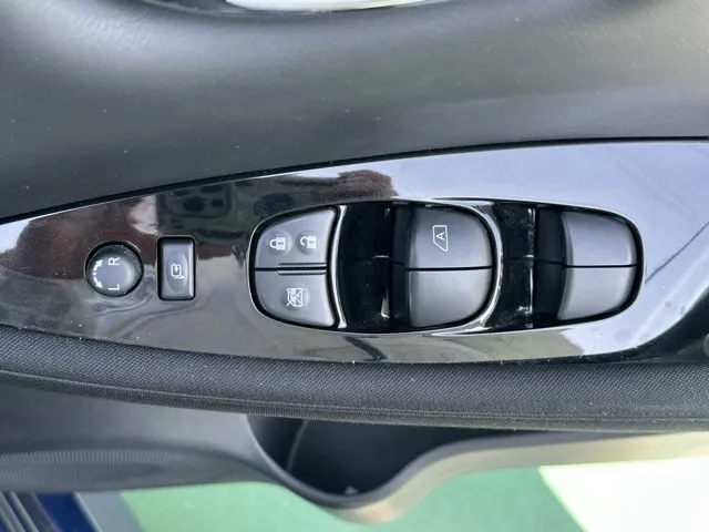 リーフ(ニッサン)Ｘ中古車 14