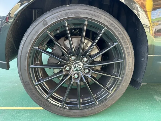 GRヤリス(トヨタ)RC ４WD 6MT中古車 10