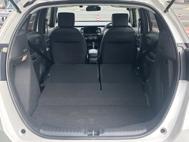 フィット(ホンダ)e：HEV ホーム ブラックスタイル中古車 9