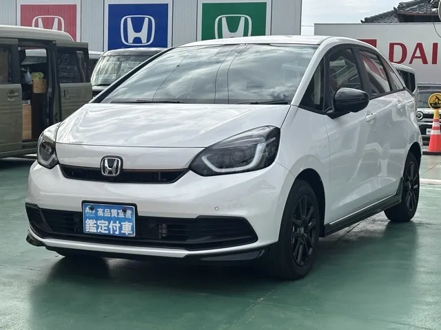 フィット(ホンダ)e：HEV ホーム ブラックスタイル中古車 1