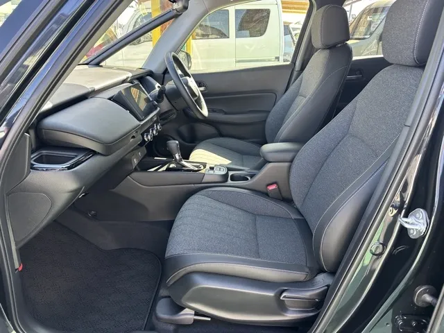 フィット(ホンダ)e：HEV ホーム ブラックスタイル中古車 3