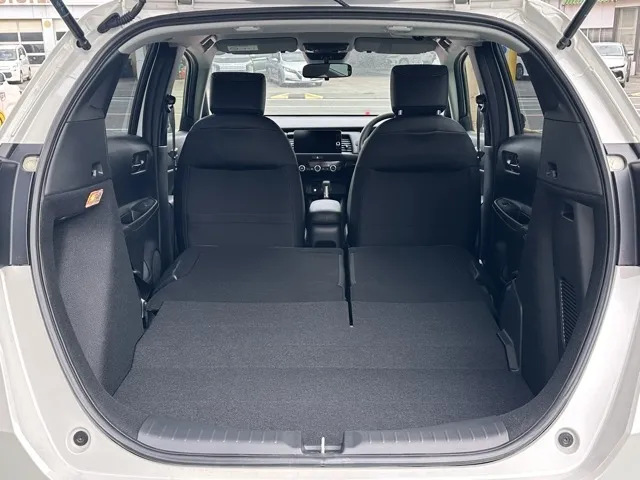 フィット(ホンダ)e：HEV ホーム中古車 10