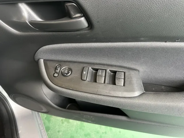 フィット(ホンダ)ベーシック中古車 11