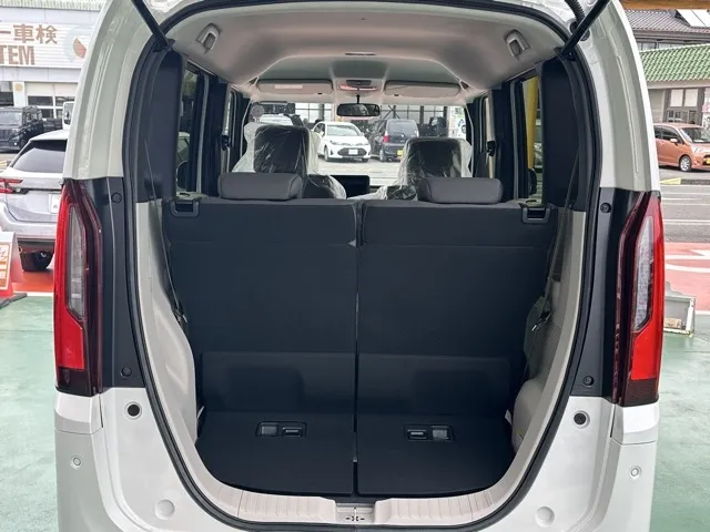 N-BOX(ホンダ)N-BOX コンフォートＰ届出済未使用車 10