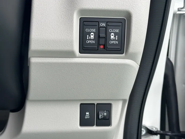 N-BOX(ホンダ)N-BOX コンフォートＰ届出済未使用車 15