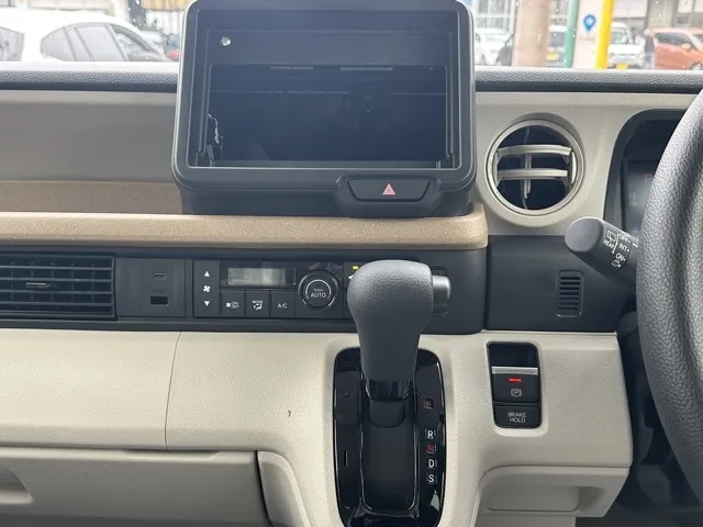 N-BOX(ホンダ)N-BOX コンフォートＰ届出済未使用車 17