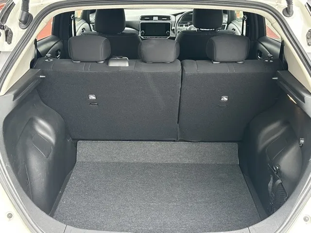 リーフ(ニッサン)X Vセレクション中古車 9