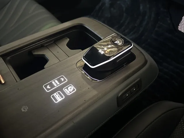 アリア(ニッサン)B9 e-4ORCE リミテッド中古車 20