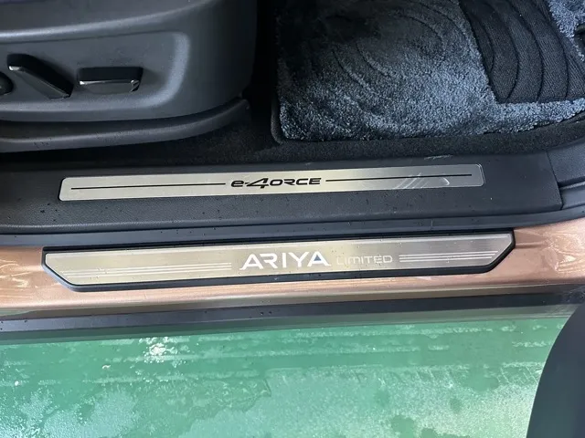 アリア(ニッサン)B9 e-4ORCE リミテッド中古車 28