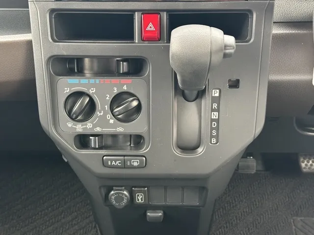 トール(ダイハツ)X UGP登録済未使用車 21
