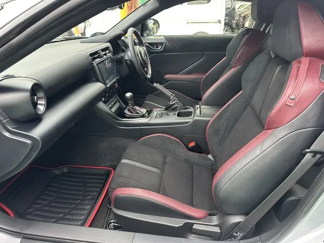 BRZ(スバル)STIスポーツ AT中古車 3