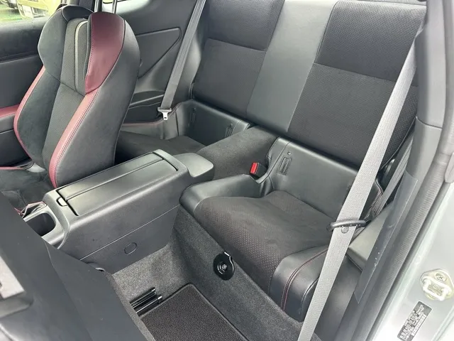 BRZ(スバル)STIスポーツ AT中古車 4