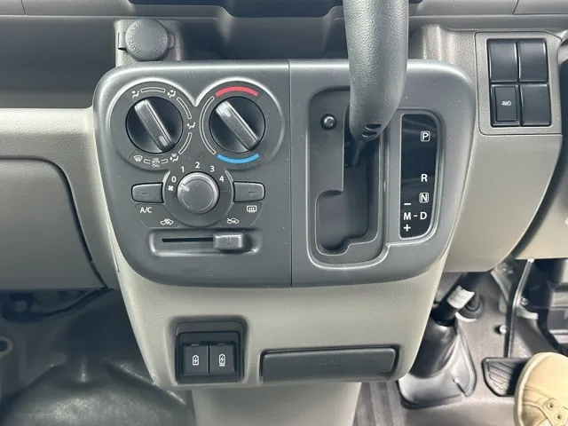 エブリイ(スズキ)NV１００クリッパーDX 4WD 5AGSレンタＵＰ 16
