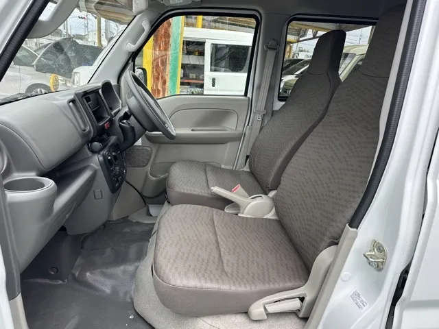 エブリイ(スズキ)NV１００クリッパーDX 4WD 5AGSレンタＵＰ 3