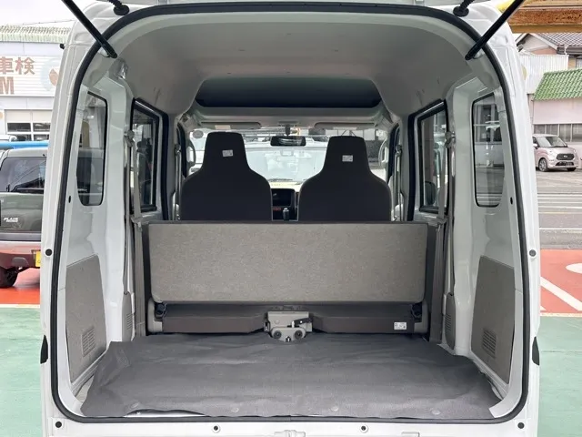 エブリイ(スズキ)NV１００クリッパーDX 4WD 5AGSレンタＵＰ 7