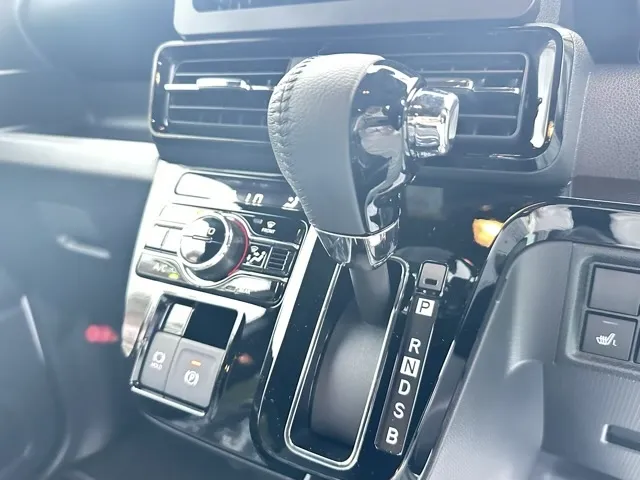 タント(ダイハツ)RS プレミアムプラン届出済未使用車 21