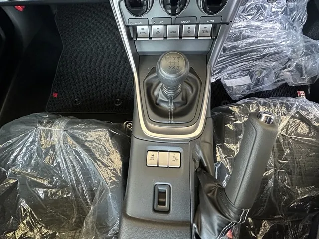 GR86(トヨタ)RC 6MT登録済未使用車 15