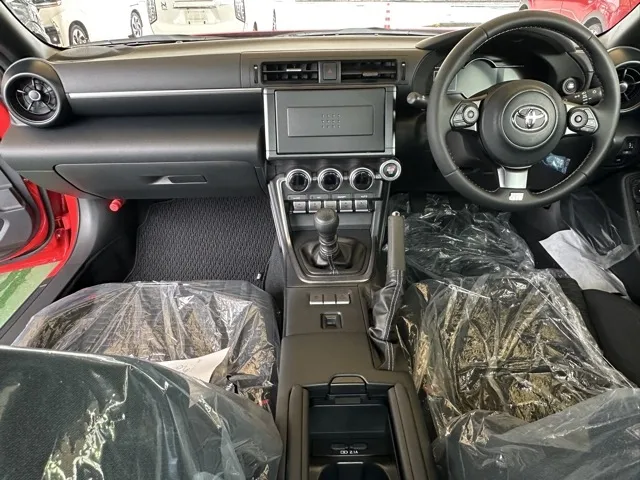 GR86(トヨタ)RC 6MT登録済未使用車 5