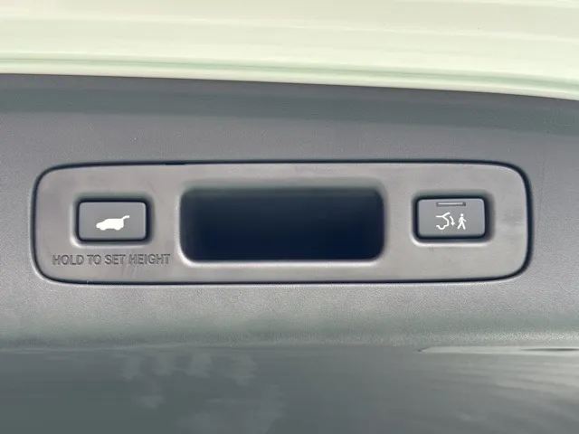 ZR-V(ホンダ)e：HEV Z登録済未使用車 11