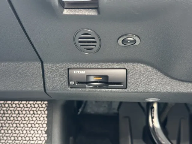 アリア(ニッサン)B6登録済未使用車 20