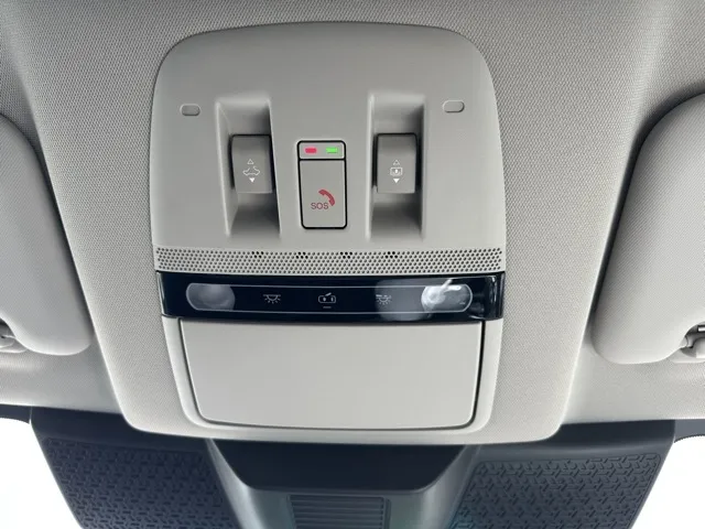 アリア(ニッサン)B6登録済未使用車 22