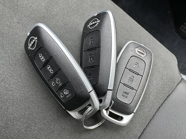 アリア(ニッサン)B6登録済未使用車 27