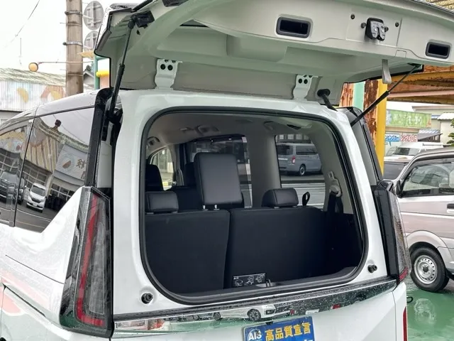 セレナ(ニッサン)ハイウェイスターV アラウンドビューモニター登録済未使用車 15