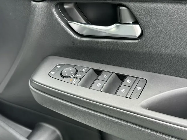 セレナ(ニッサン)ハイウェイスターV アラウンドビューモニター登録済未使用車 19
