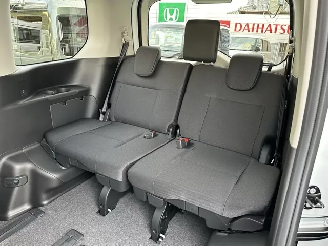 セレナ(ニッサン)ハイウェイスターV アラウンドビューモニター 12.3ナビ登録済未使用車 9