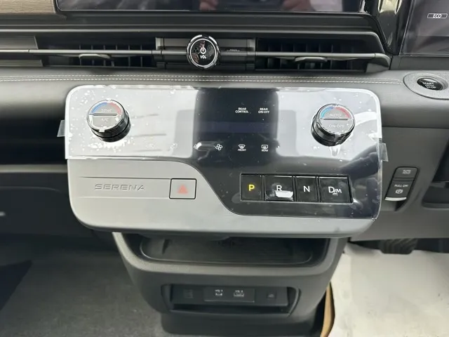 セレナ(ニッサン)ハイウェイスターV アラウンドビューモニター 12.3ナビ登録済未使用車 26