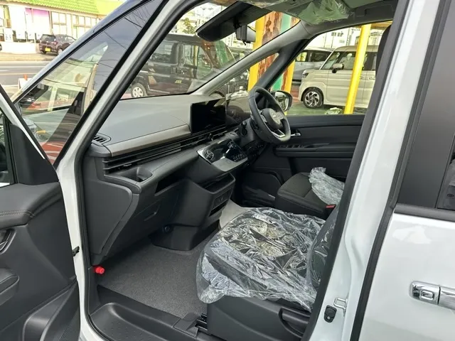 セレナ(ニッサン)ハイウェイスターV アラウンドビューモニター 12.3ナビ登録済未使用車 5
