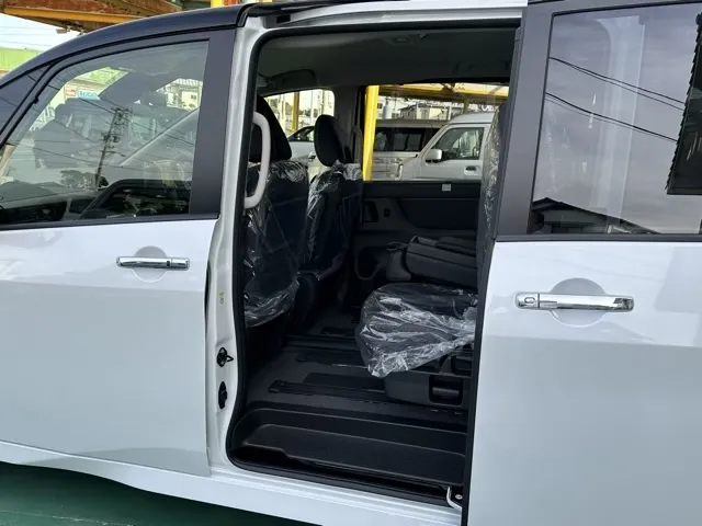 セレナ(ニッサン)ハイウェイスターV アラウンドビューモニター 12.3ナビ登録済未使用車 6