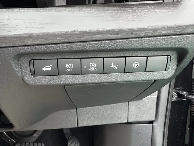 アリア(ニッサン)B6登録済未使用車 13