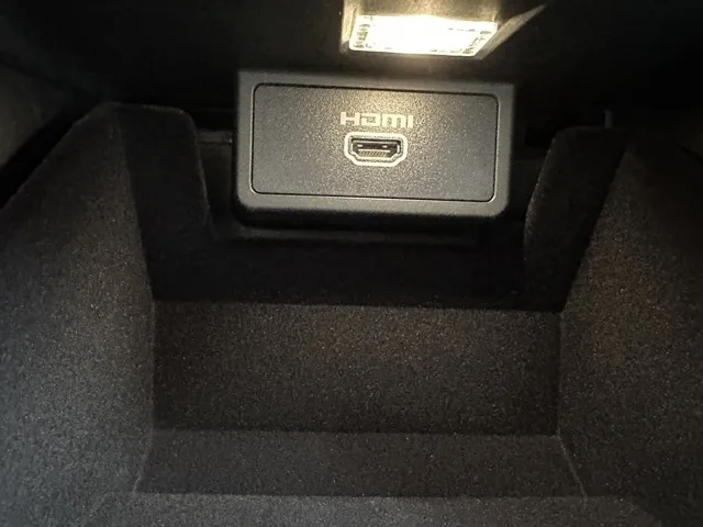 アリア(ニッサン)B6登録済未使用車 19