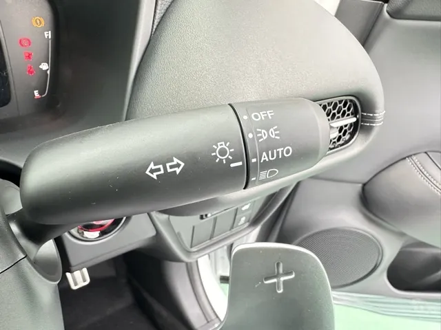 ZR-V(ホンダ)e：HEV Z登録済未使用車 16