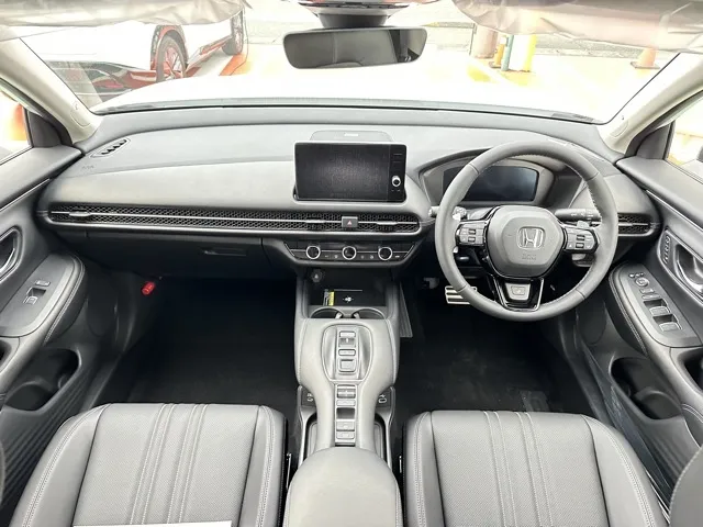 ZR-V(ホンダ)e：HEV Z登録済未使用車 6