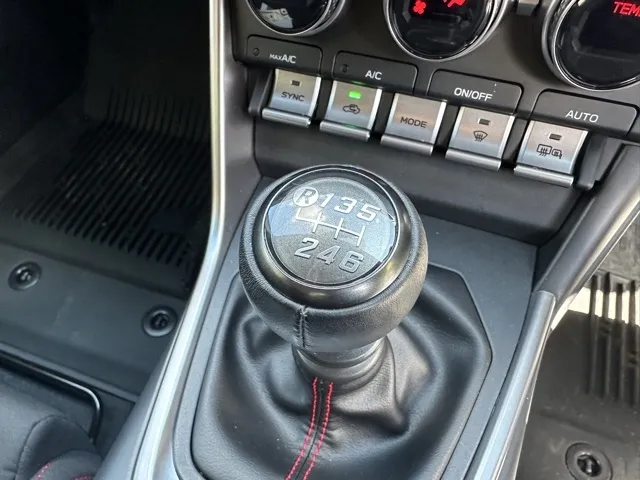 BRZ(スバル)R 6MT中古車 14
